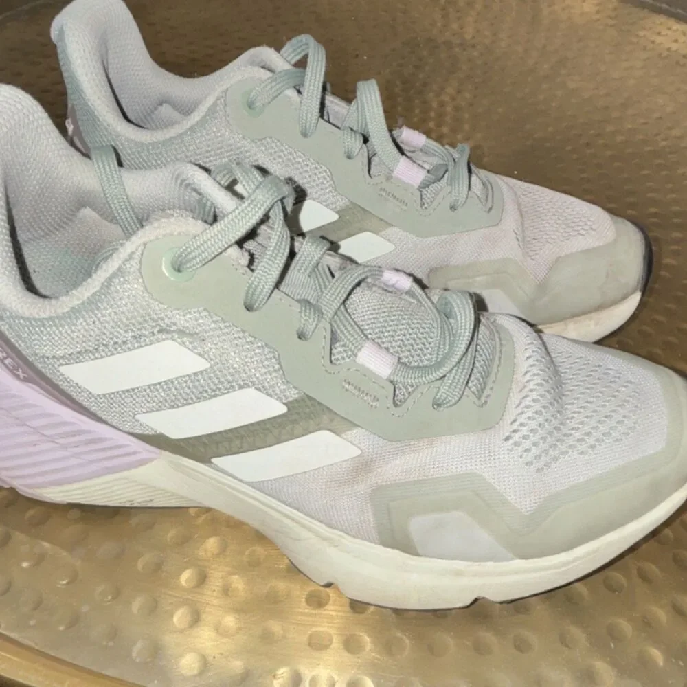 adidas Womens Terrex Green Lavender Solid Low Top Lace-Up Sneakers Sz 5